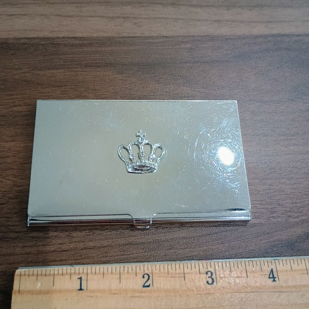 Silver Crown Business Card Holder – Sleek Metal Card Case